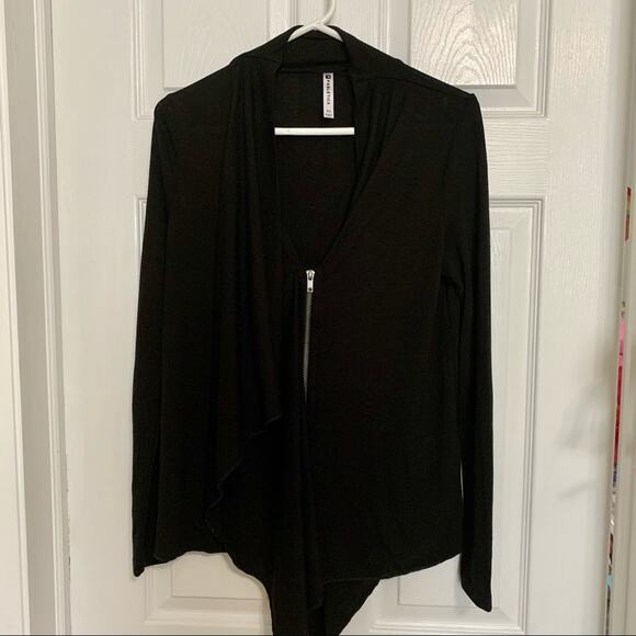 Fabletics Andrea black shrug - Picture 4 of 10